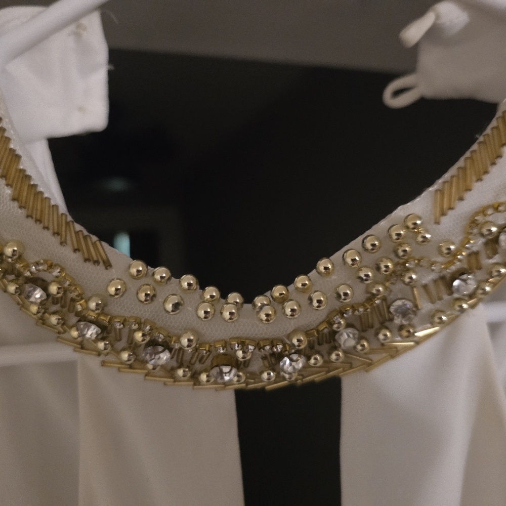 XS CHARLOTTE RUSSE Elegant Gold and White Beaded Necklace long Gown With Slit